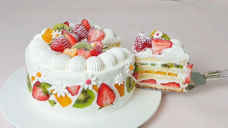 Bánh Kem Trái Cây Nhiệt Đới